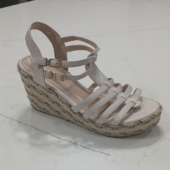 Cream Wedge Sandals Sz41 Fits Size 10 New Without Tag Or Box - Picture 1 of 6
